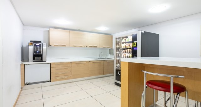 Rent office Tower Business Centre_4-1