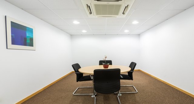 Rent office Tower Business Centre_5-1