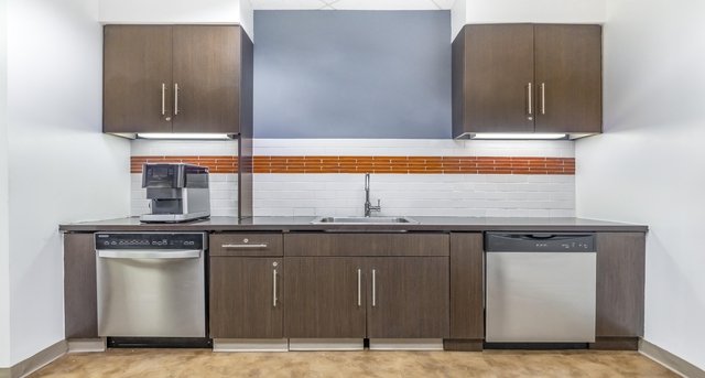 Kiralık Ofis - Two CityPlace Drive_4-1