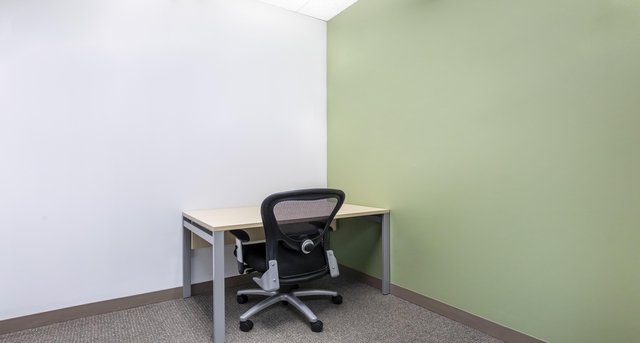 Kiralık Ofis - Two CityPlace Drive_6-1