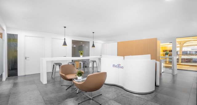 Rent office Vasant Square Mall_1-1