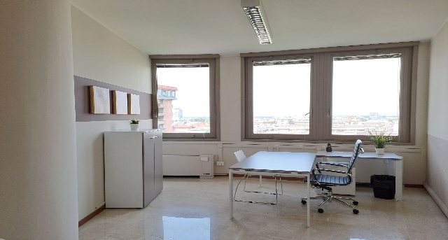 Kantoor te huur Via Cipro 1_5-1