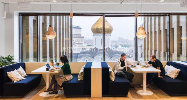 Coworking We Work White Square-1