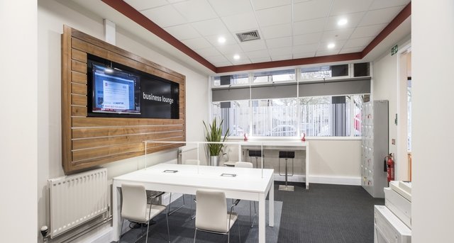 Rent office Wellington House_1-1
