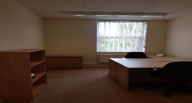 Rent office Wellington Road_1-1