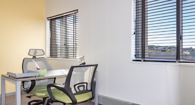Rent office Wimble Close 3_4-1