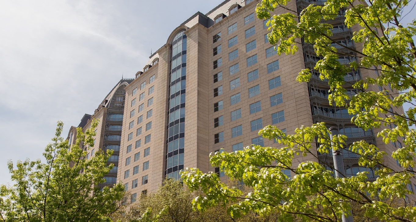 100 Crescent Court_4 ビジネスセンター-5 レンタルオフィス 100 Crescent Court_4-5