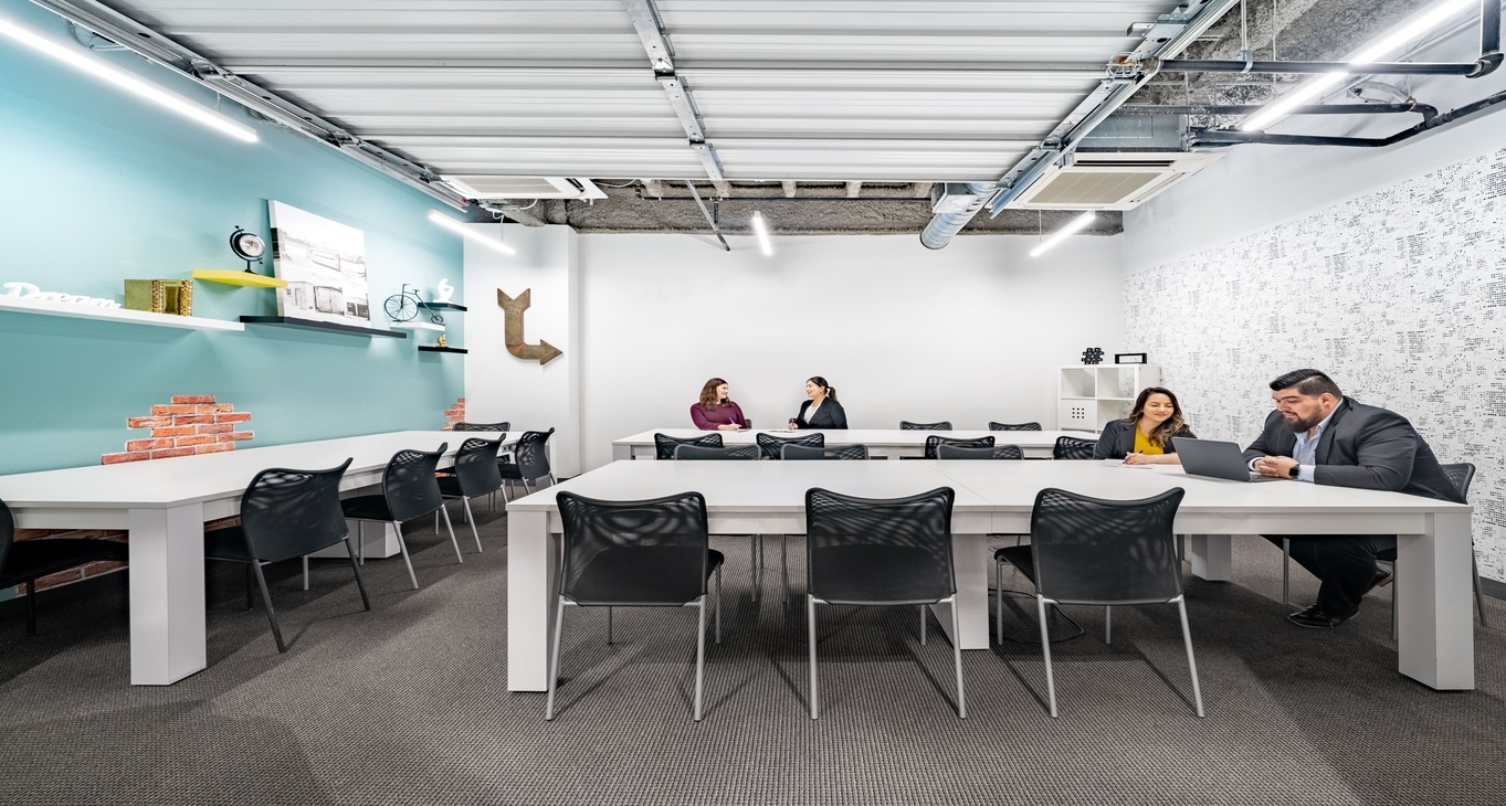商务中心2100 West Loop South_1-1 办公室租金2100 West Loop South_1-1