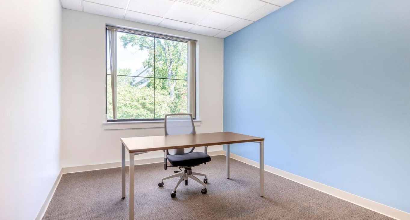 Бизнес центр 2500 Regency Parkway_3-3 Cнять офис 2500 Regency Parkway_3-3