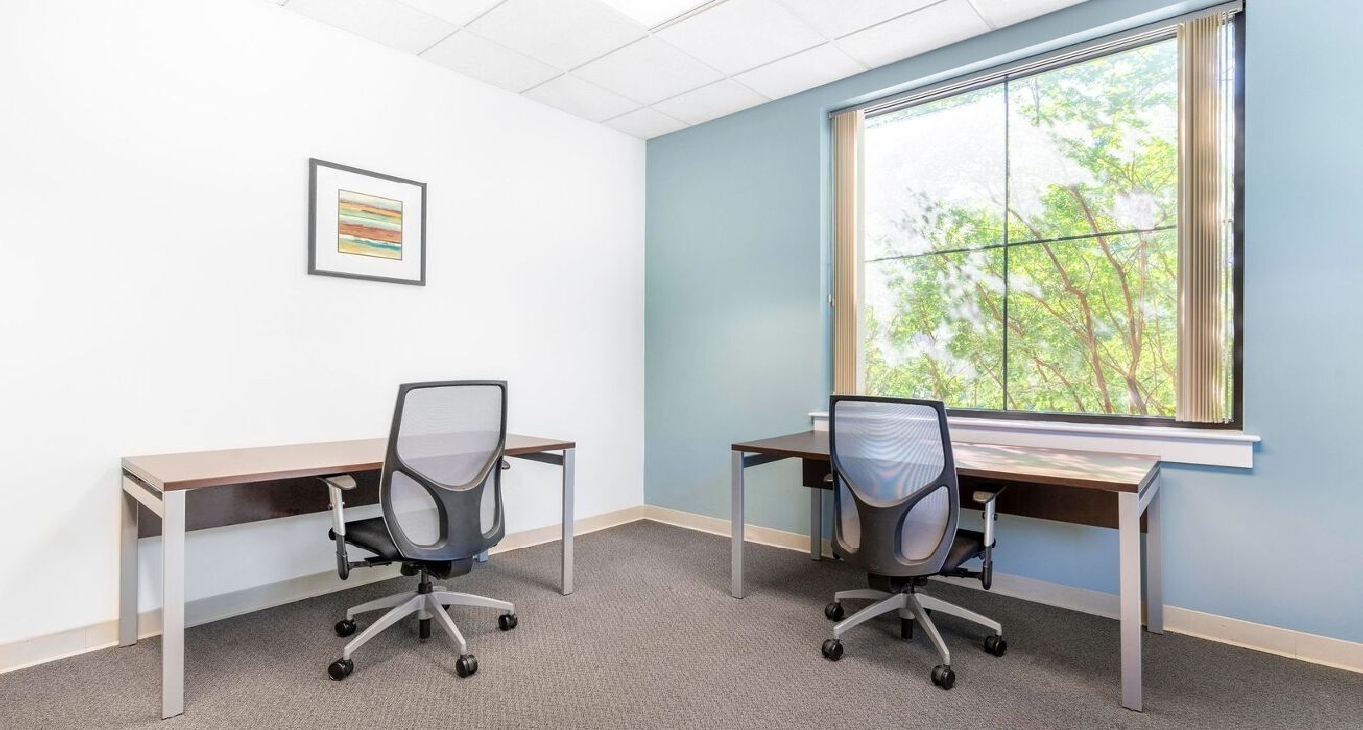 Бизнес центр 2500 Regency Parkway_8-8 Cнять офис 2500 Regency Parkway_8-8