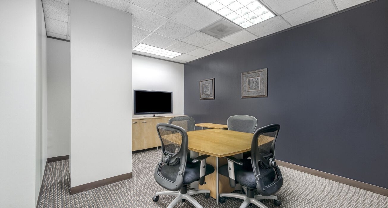 2500 Wilcrest, Suite 300_8 ビジネスセンター-17 レンタルオフィス 2500 Wilcrest, Suite 300_8-17