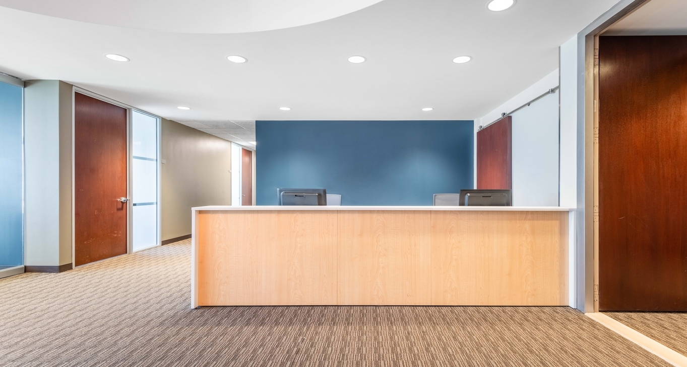 Cнять офис 501 West Broadway_2-2