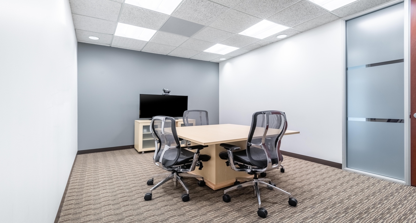 Cнять офис 501 West Broadway_6-6