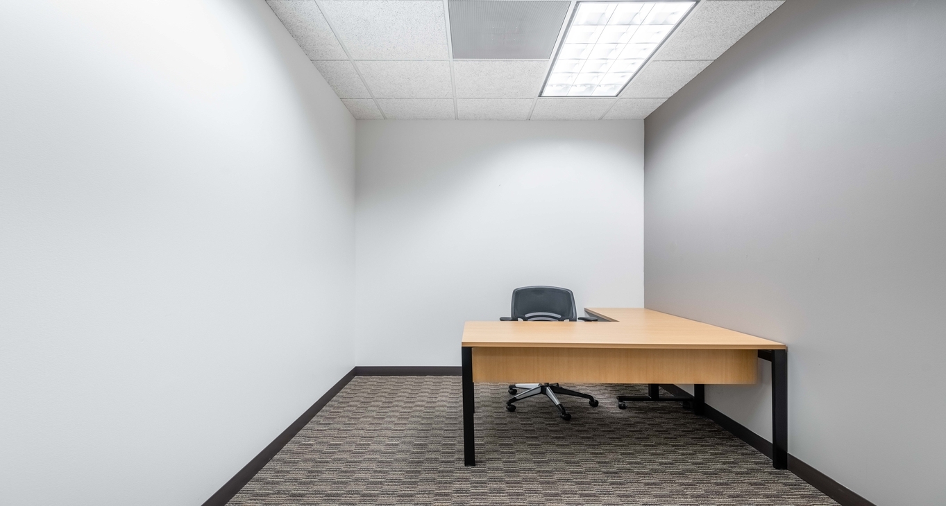 Cнять офис 501 West Broadway_7-7