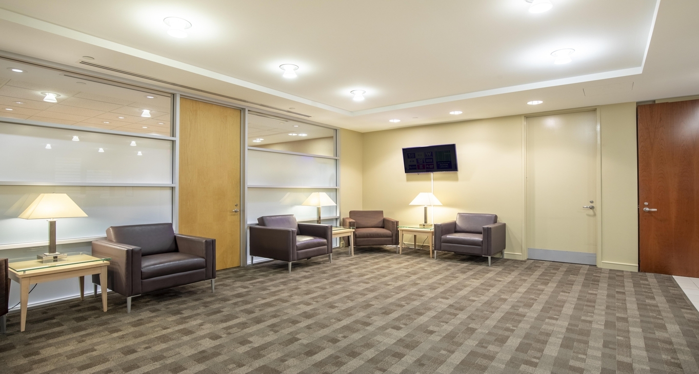 レンタルオフィス 555 Northpoint Center East_1-1
