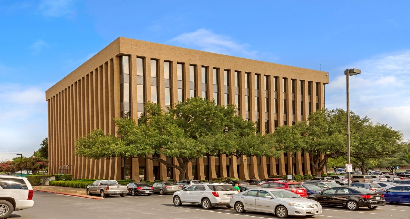 Centro de negócios 7600 Chevy Chase Drive_10-11 Arrendar Escritório 7600 Chevy Chase Drive_10-11