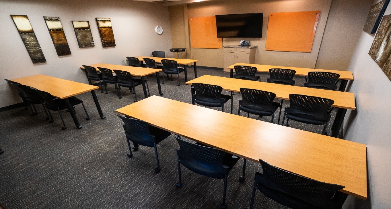 مكتب للايجار7900 International Drive, Suite 300_2-3