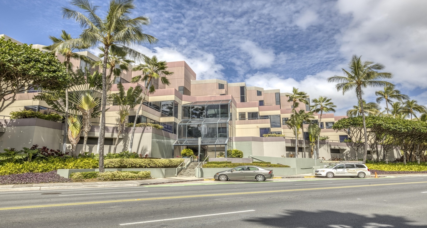 Business Center 7 Waterfront Plaza_8-8 Rent office 7 Waterfront Plaza_8-8