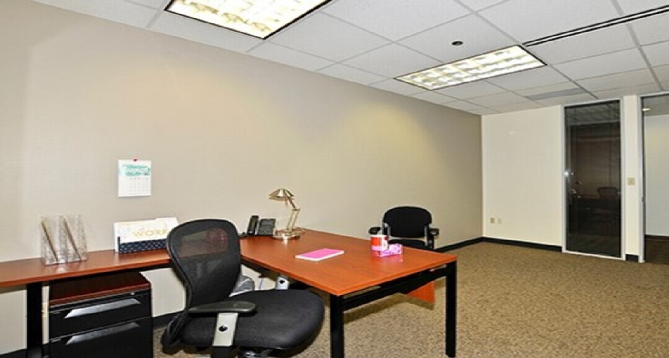Business Center 8888 Keystone Crossing_7-8 Rent office 8888 Keystone Crossing_7-8