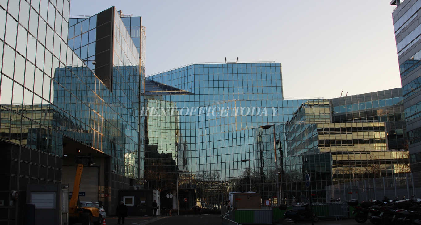 office rent arcs de seine-18