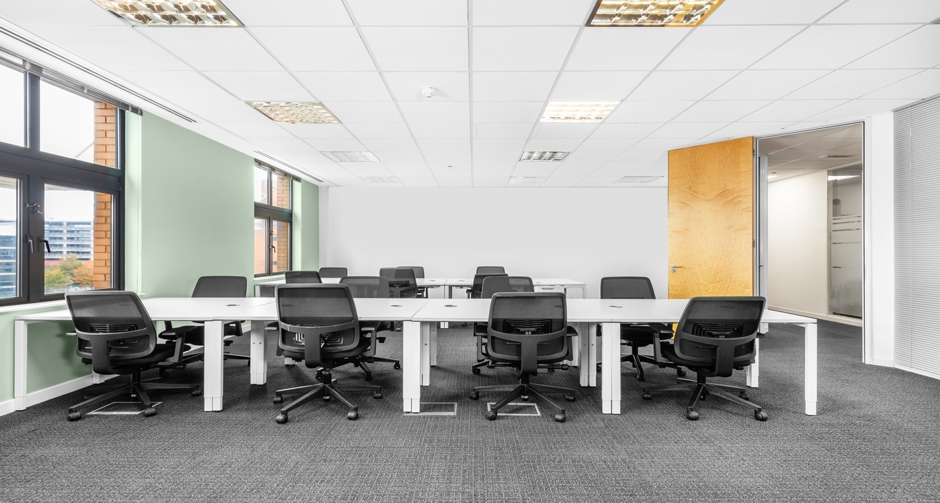 Business Center Cardiff Bay_1-1 Rent office Cardiff Bay_1-1