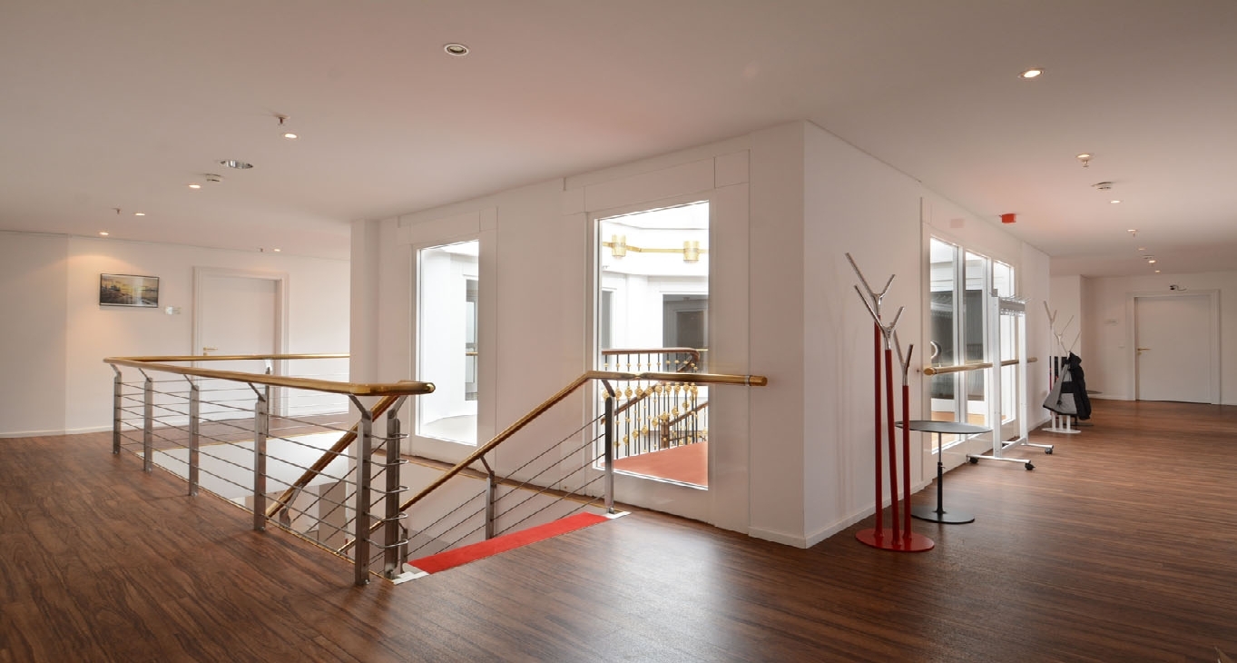 Bureaux à louer Colonnaden 5_12-12