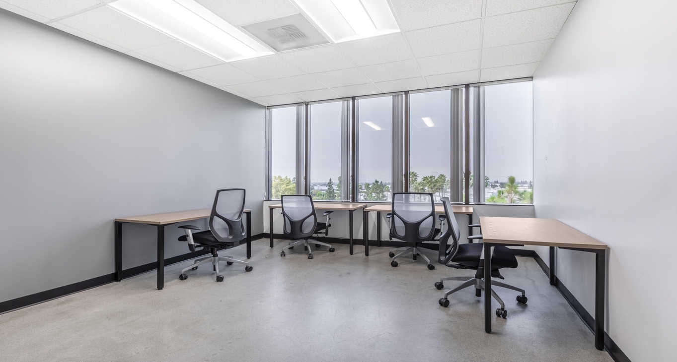 Бизнес центр Commerce Corporate Center_3-13 Cнять офис Commerce Corporate Center_3-13