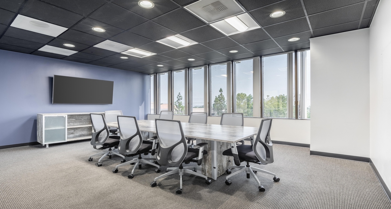 Бизнес центр Commerce Corporate Center_8-18 Cнять офис Commerce Corporate Center_8-18