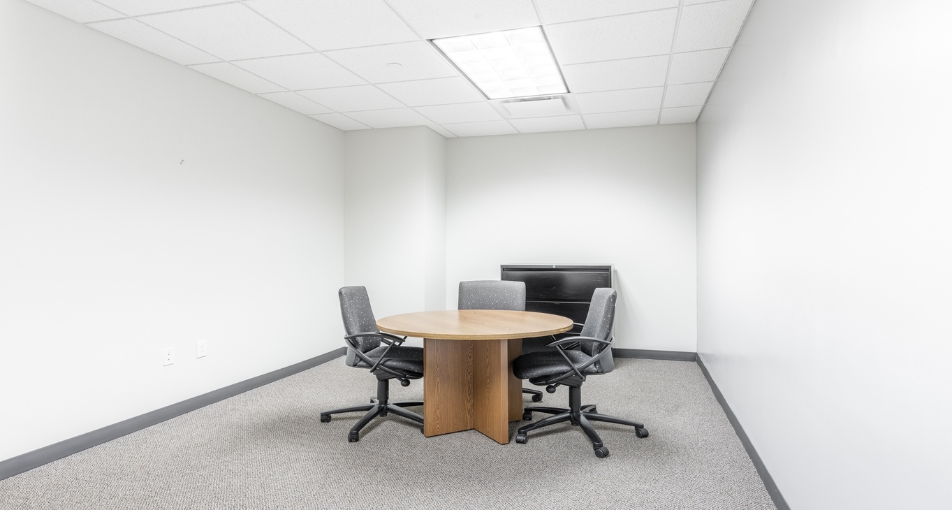 Business Center Fifth Third Center_6-6 Rent office Fifth Third Center_6-6