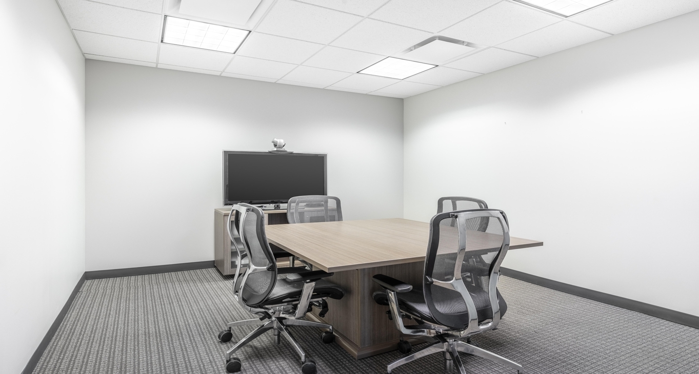 Business Center Fifth Third Center_8-8 Rent office Fifth Third Center_8-8