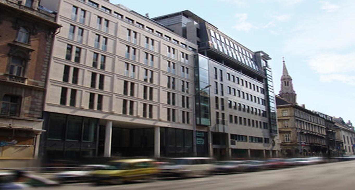 Kiadó irodák First Site Business Centre_8-8