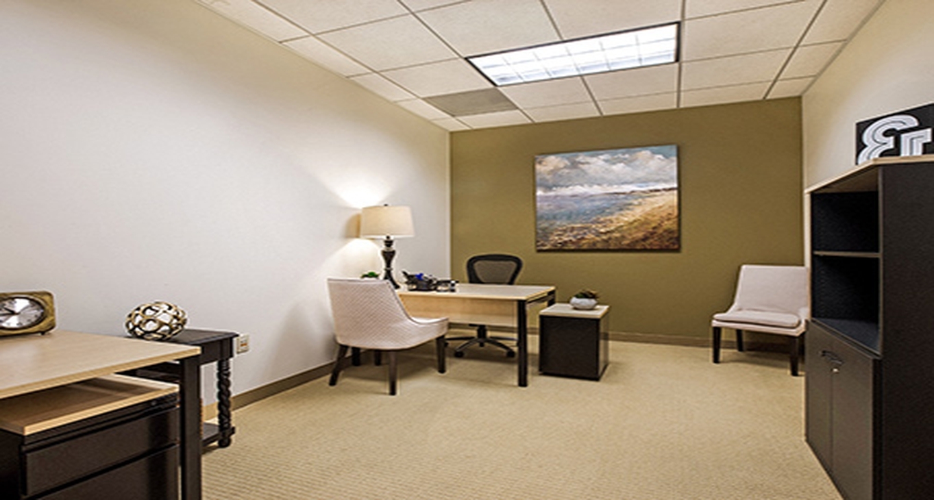 Business Center Glendale Plaza_7-18 Rent office Glendale Plaza_7-18