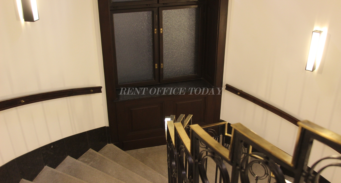 office rent goldenes quartier office-5
