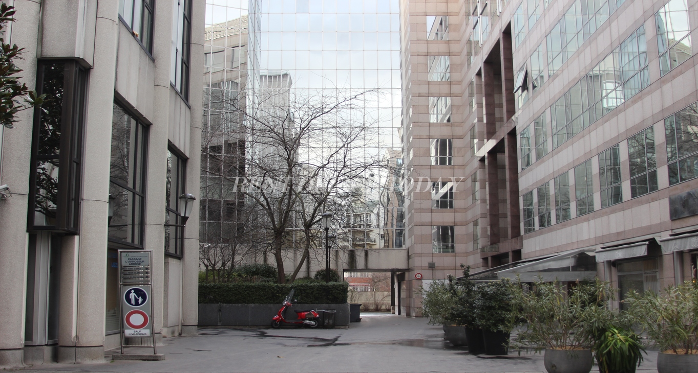 office rent le prime-10