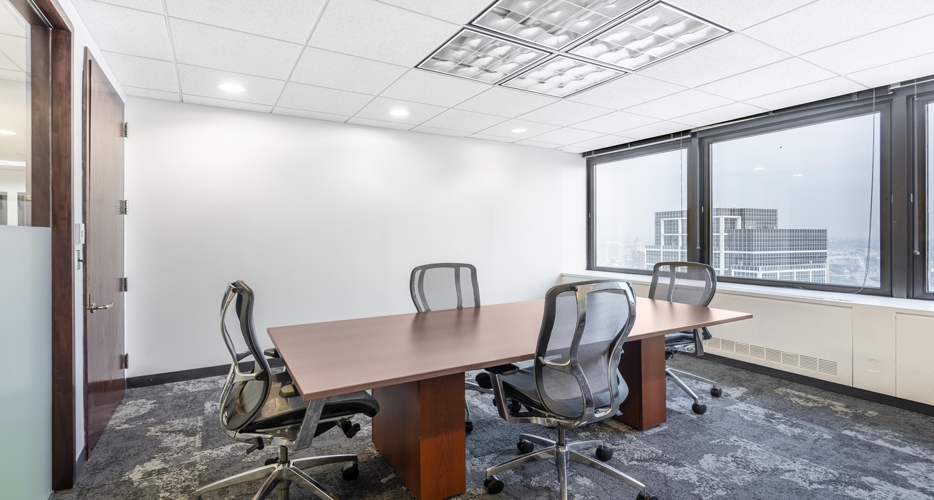 Business Center One Gateway Center_8-8 Rent office One Gateway Center_8-8