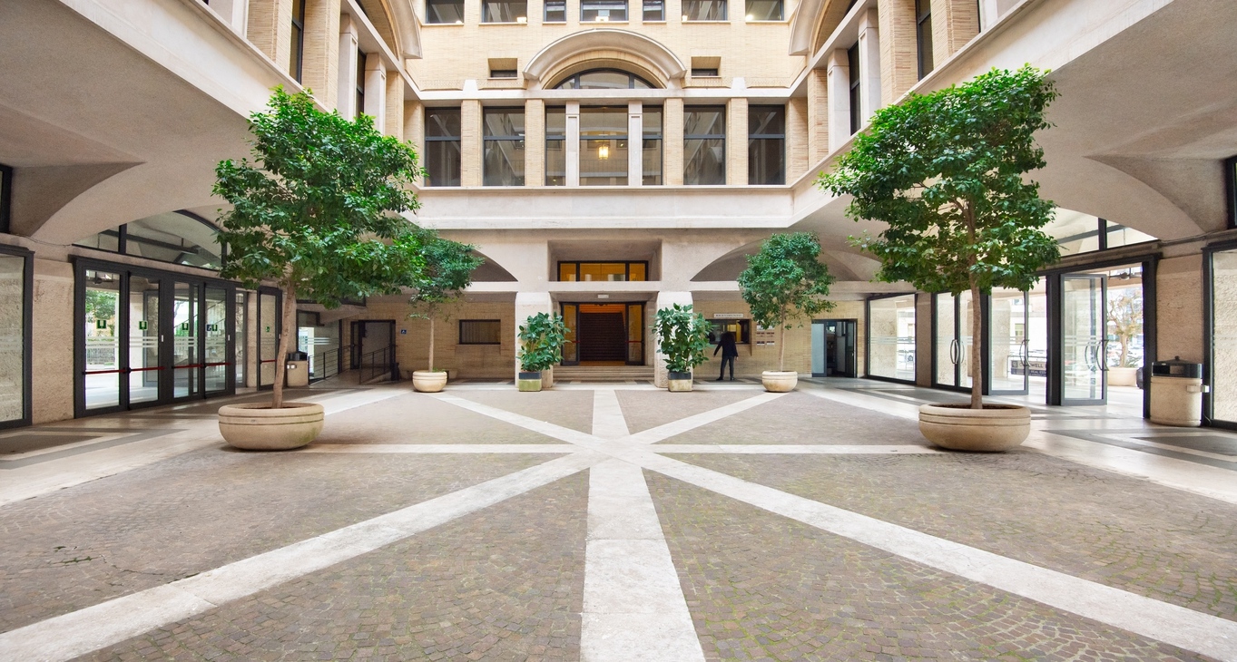 Piazza Don Luigi Sturzo 15_1 임대 사무실-1