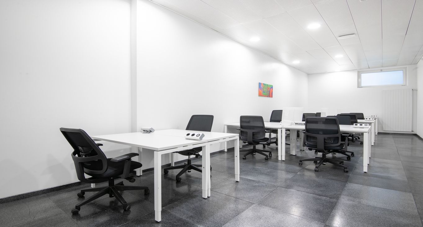 Business Center Riva Paradiso 10-12_3-3 Rent office Riva Paradiso 10-12_3-3