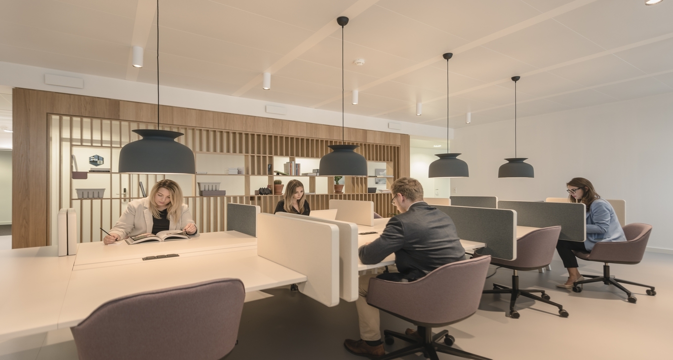 Rent office Square One_3-3