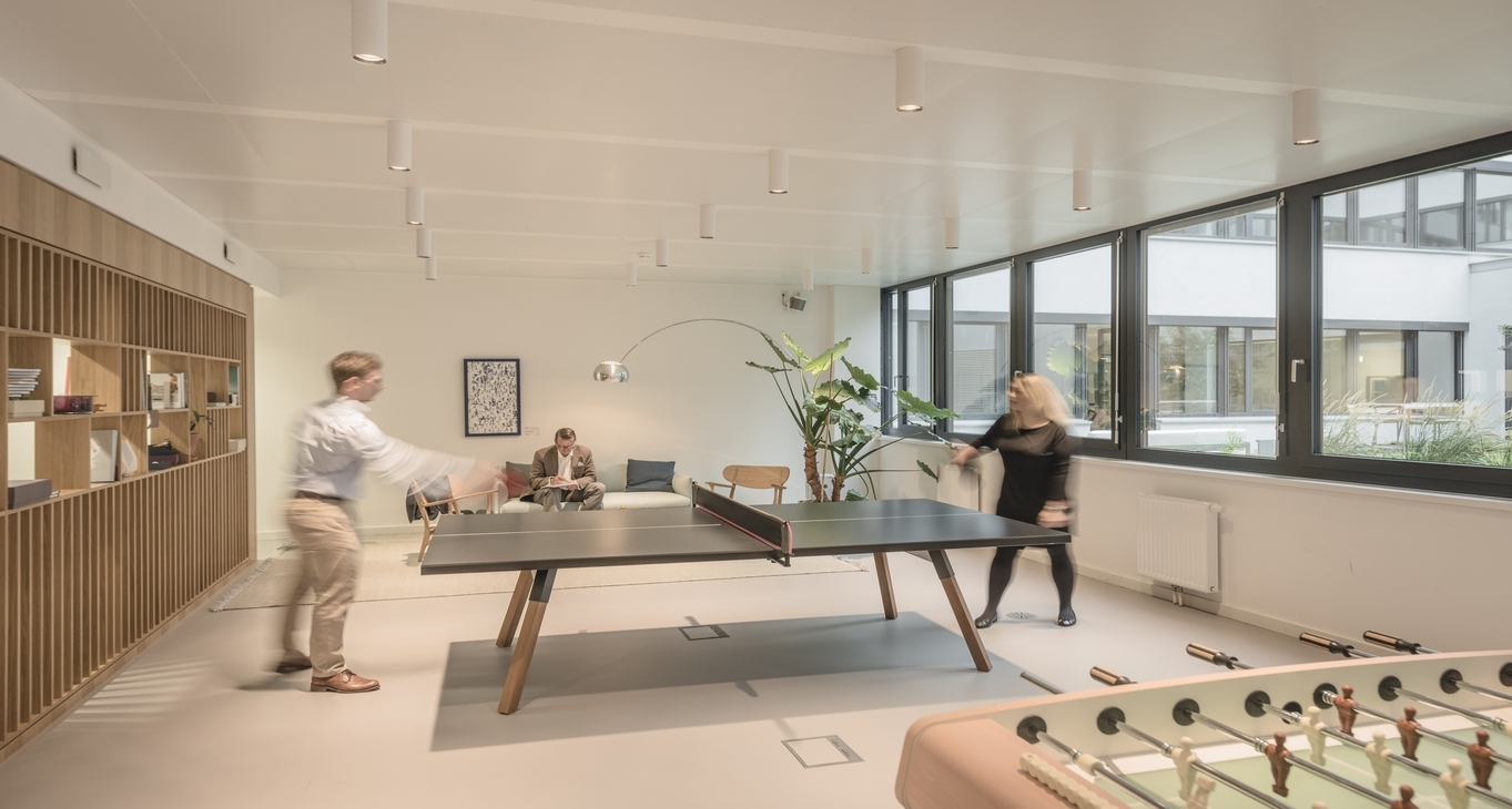 Rent office Square One_9-9
