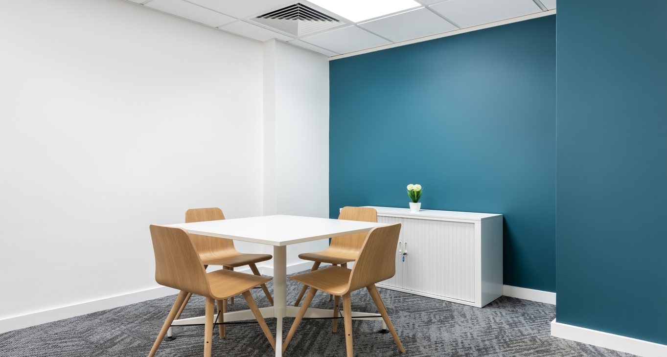 Business Center St James Tower_7-7 Rent office St James Tower_7-7
