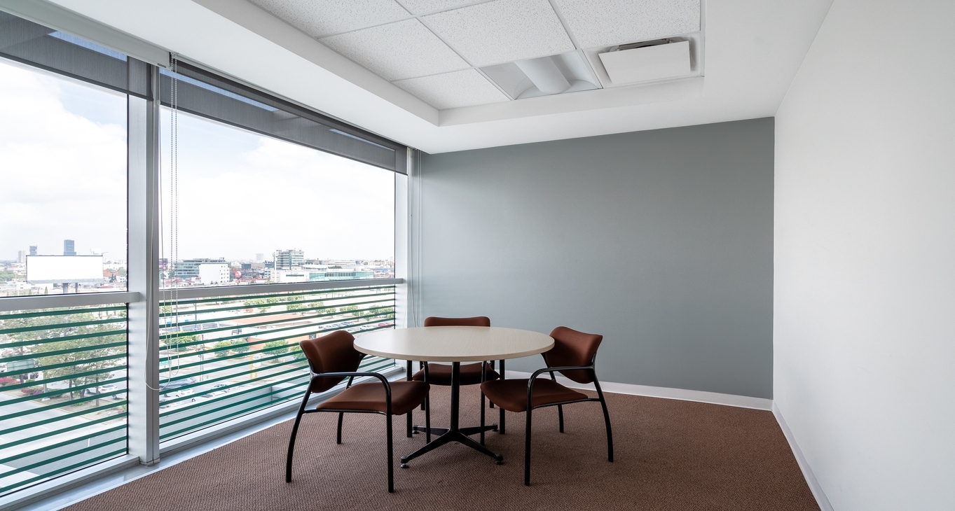 Sewa kantor Triangle Tower_8-8