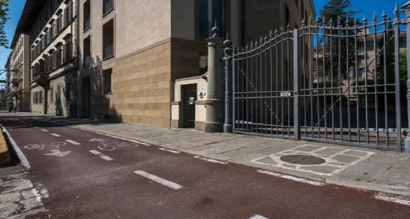 商务中心Viale Matteotti, 15_3-3 办公室租金Viale Matteotti, 15_3-3