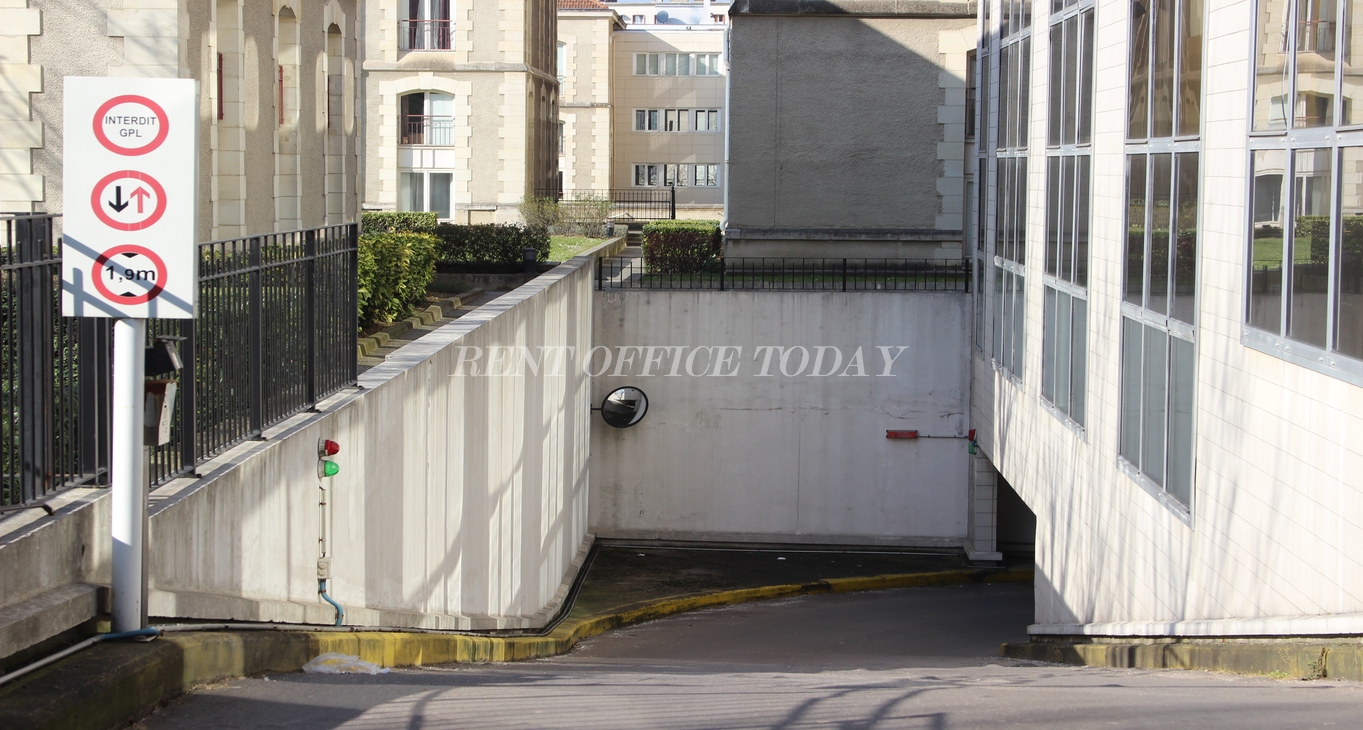office rent 2 rue maurice hartmann-13