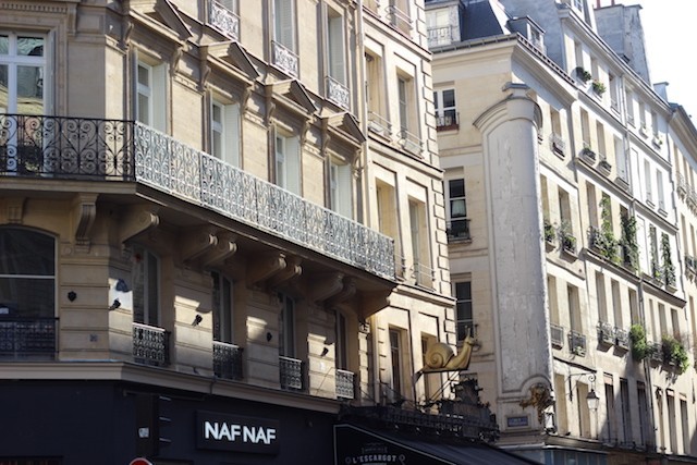 Offices in mansions in the center of Paris